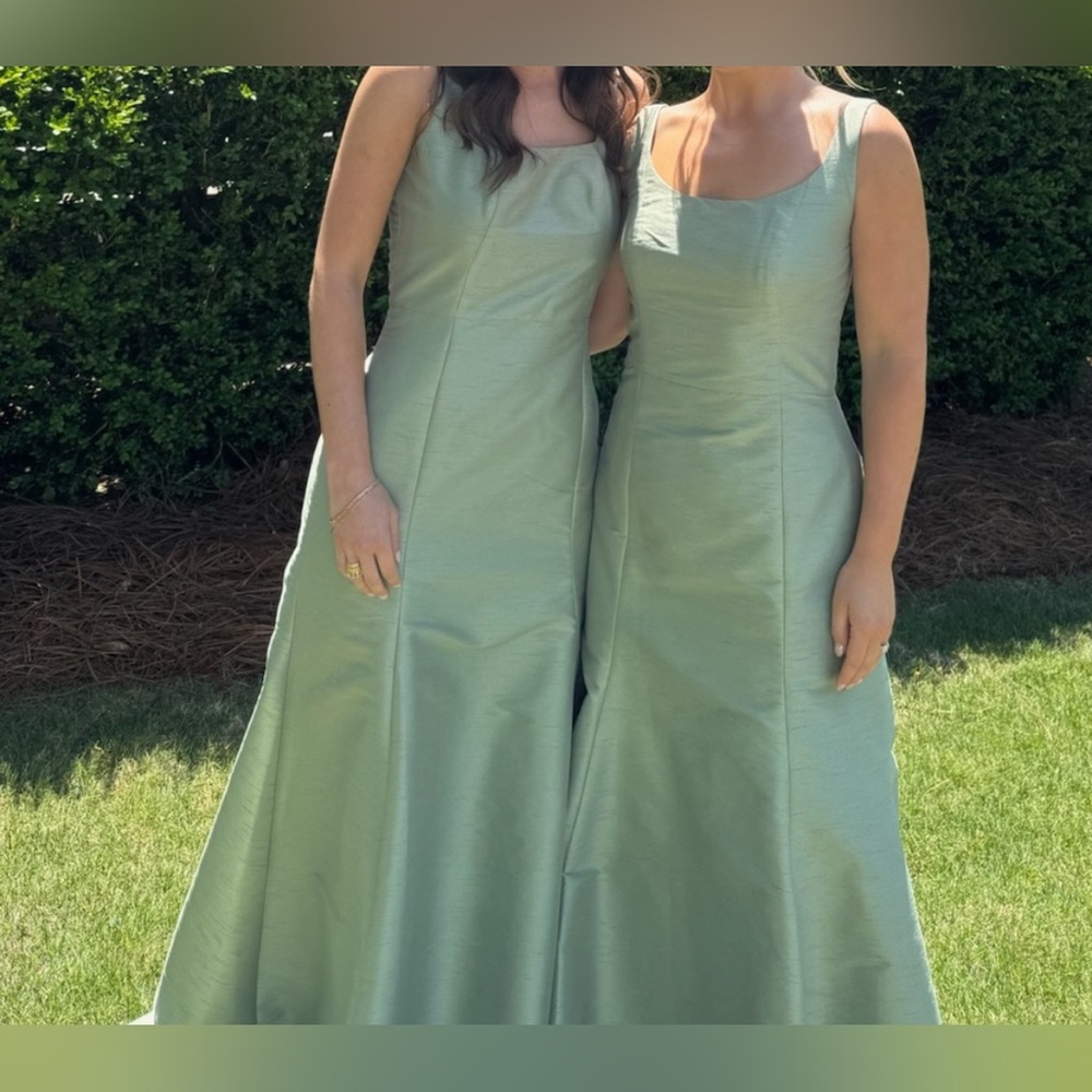 LulaKate bridesmaid dress,
Emily B with TrumpetSkirt Sz:4 Orig:$330 - Picture 5 of 10